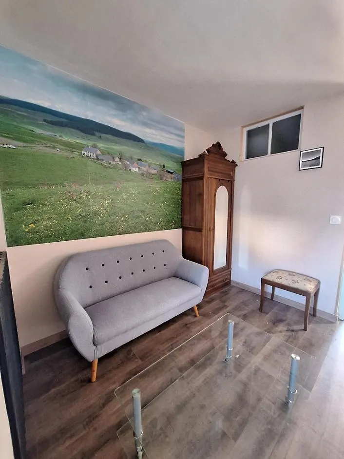 Gite Chez Alice Et Marcel Saint-Georges-de-Mons Holiday home
